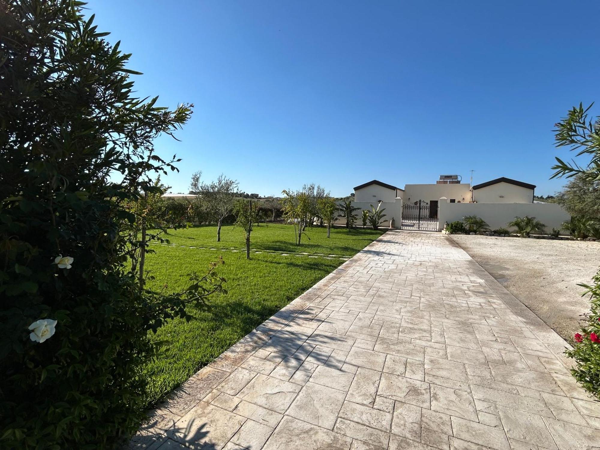 Baglio Il Gelso E L'Ulivo Appartamento Il Carrubo Reitani Exterior photo