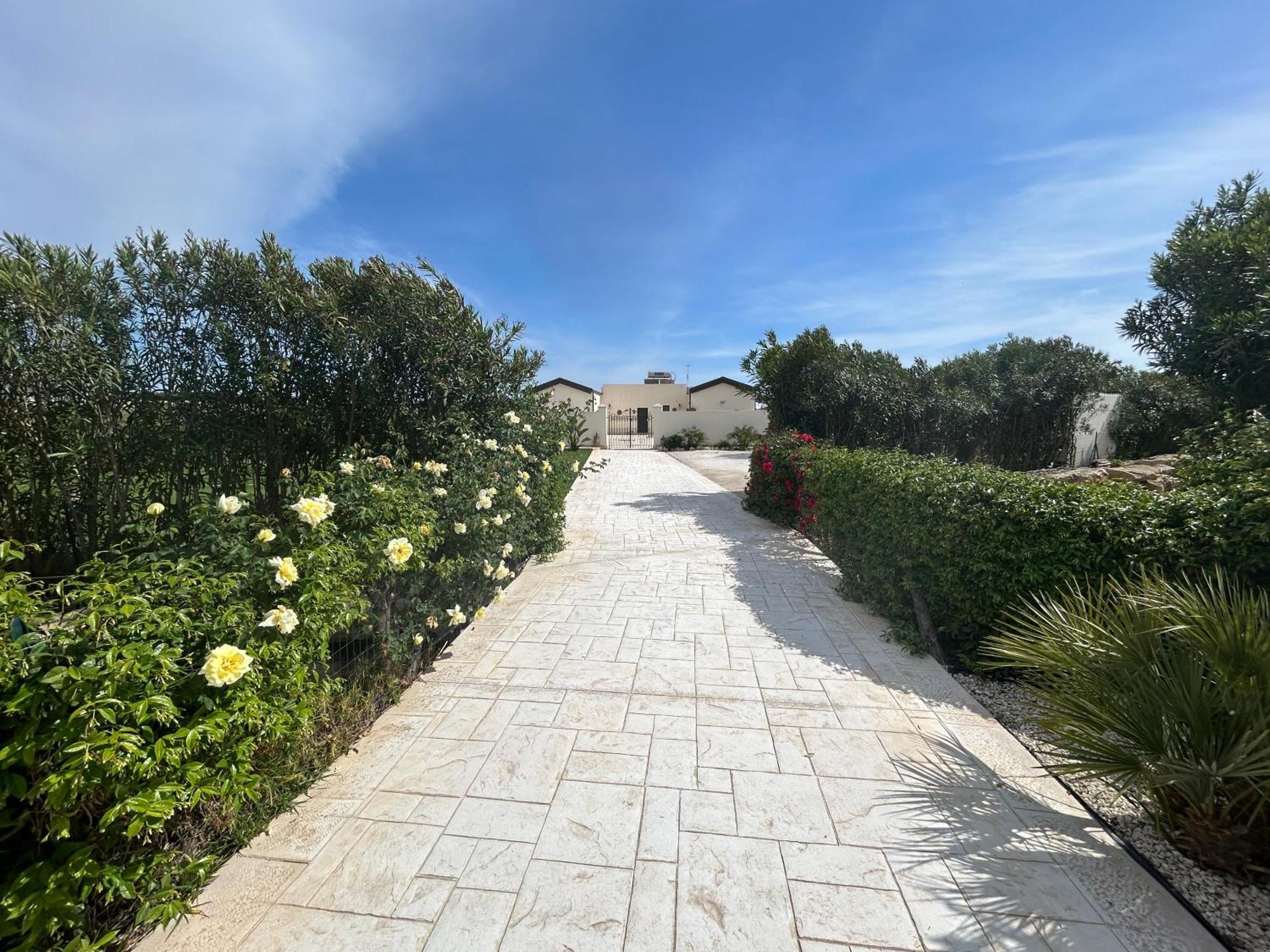 Baglio Il Gelso E L'Ulivo Appartamento Il Carrubo Reitani Exterior photo